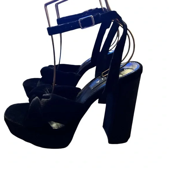 Aqua Lory Black Velvet Heels Size 6 - Picture 7 of 11